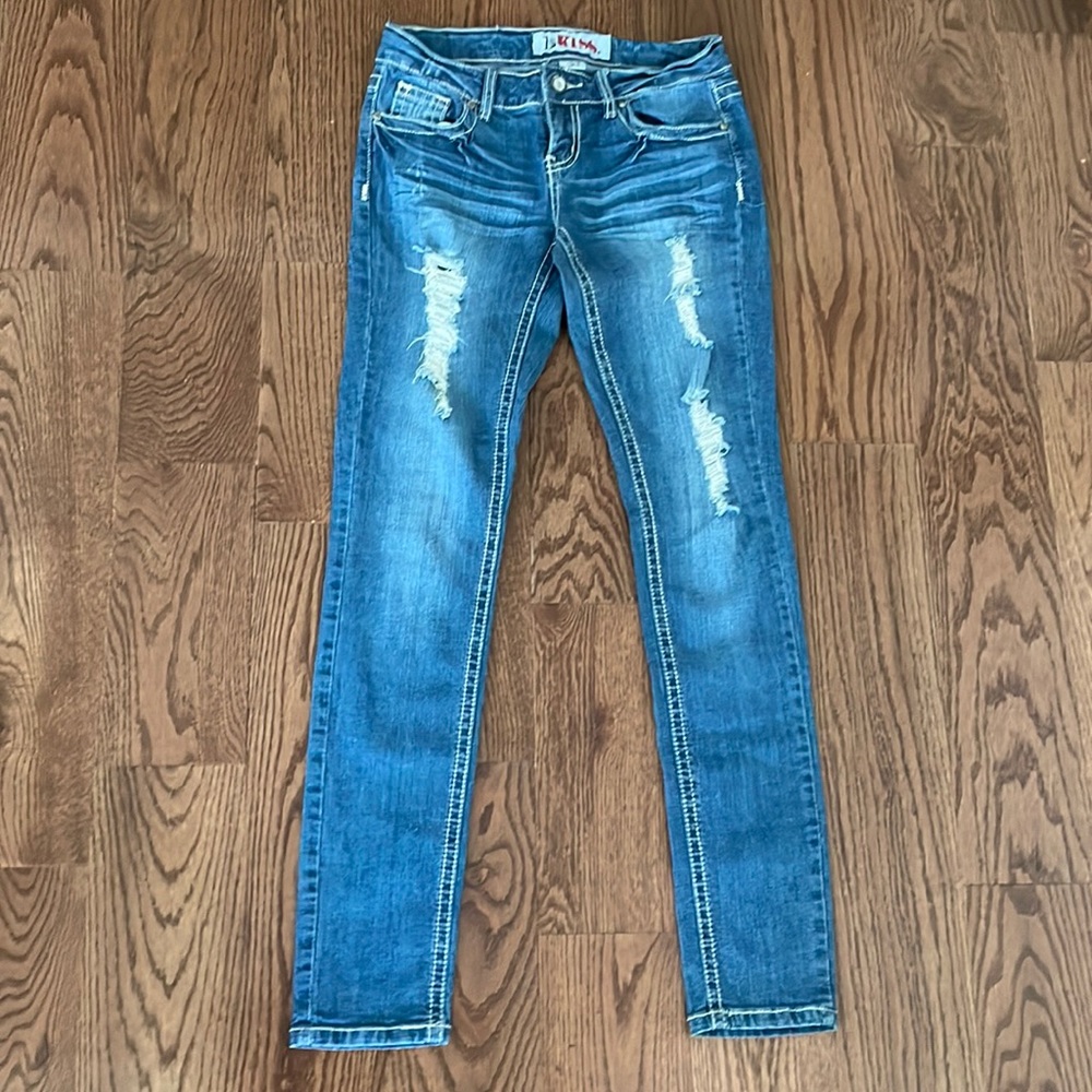 1st Kiss Women’s ripped blue jeans 👖 size 3